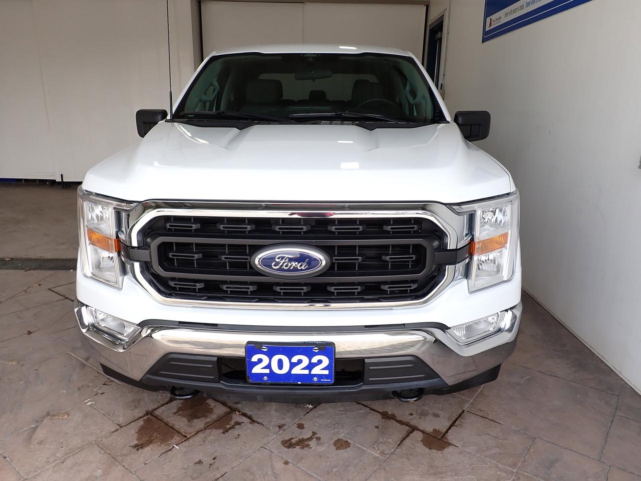 2022 Ford F-150 XLT CREW CAB 4WD 5.5 BOX NAVI Photo
