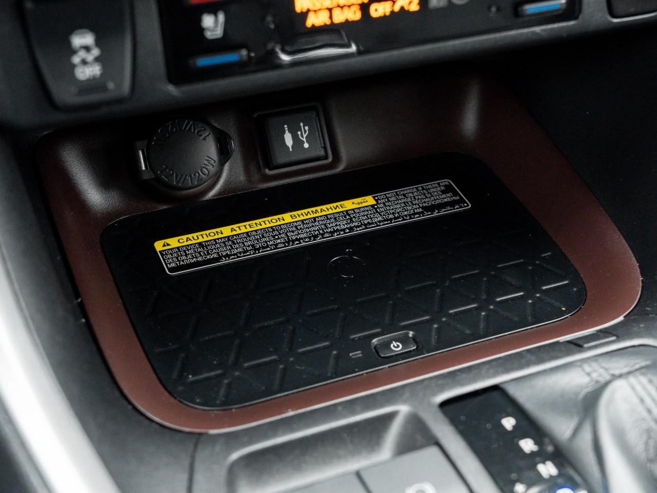 2019 Toyota RAV4 Hybrid Limited 4dr All-Wheel Drive Photo