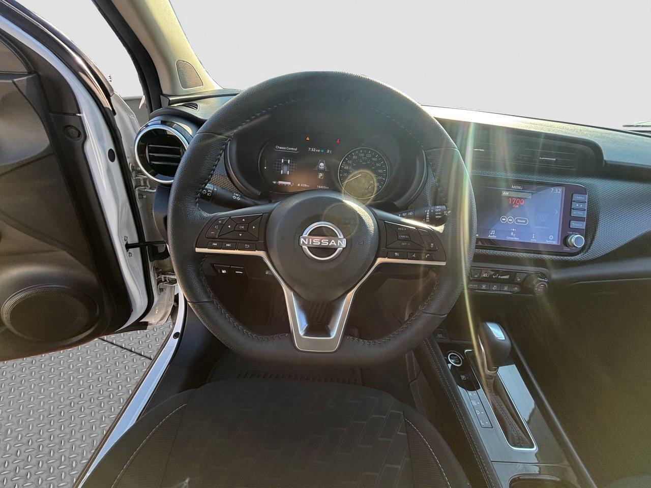 2024 Nissan Kicks SV Photo