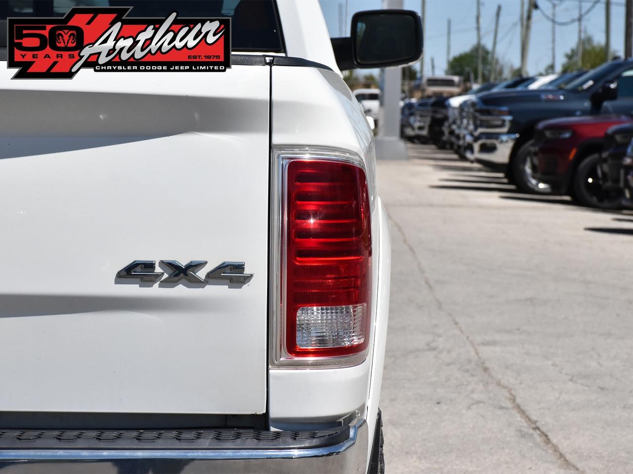 2018 RAM 1500 LARAMIE CREW CAB 4X4 Photo