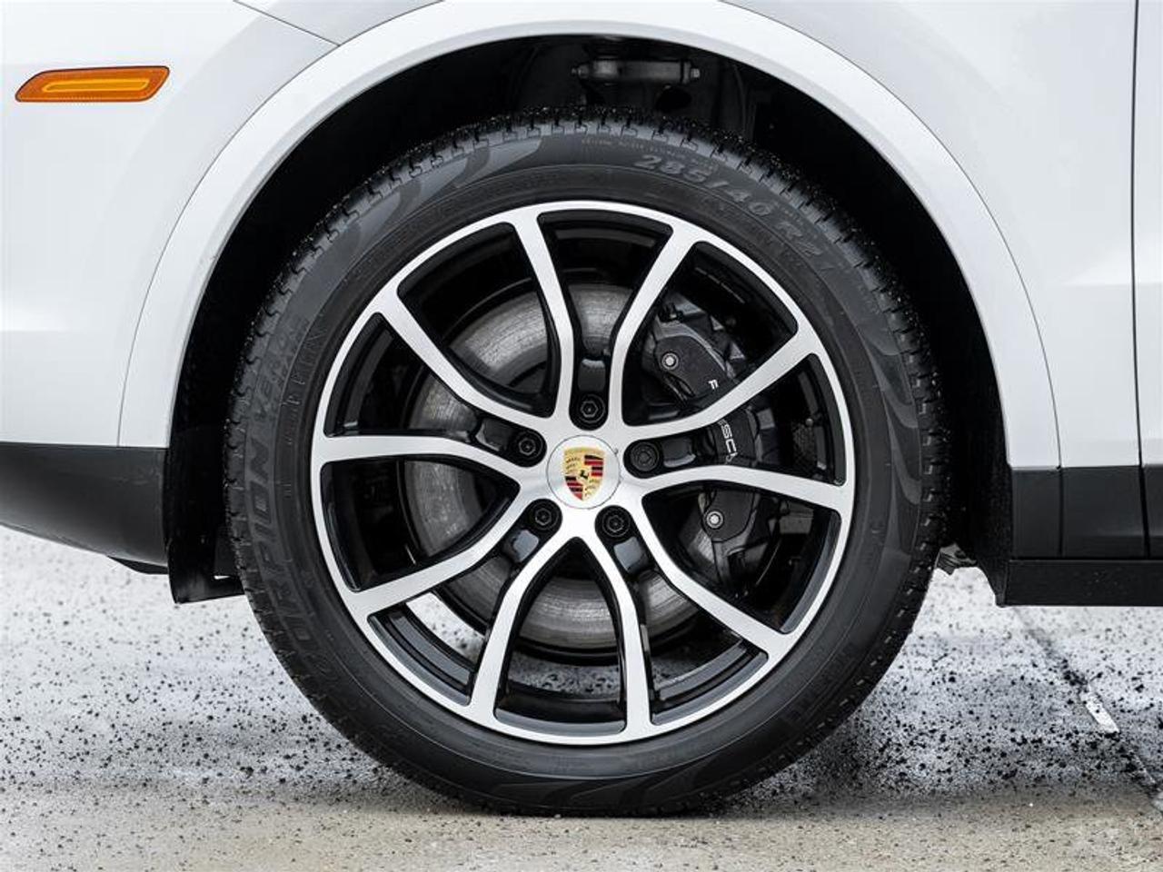 2023 Porsche Cayenne CPO Platinum Edition AWD Assistance Pkg Premium Pk Photo