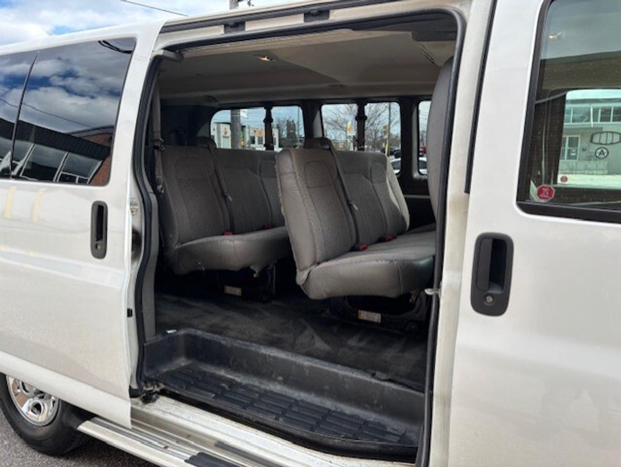 2012 Chevrolet Express Passenger LT 3500 12 PASSENGER-ONLY 100KM-SLIDING DOOR-TOW! Photo