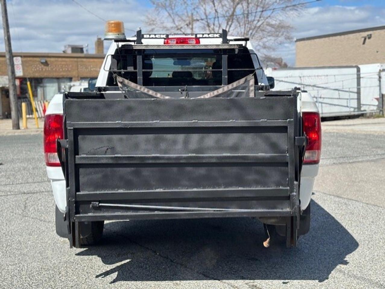 2014 RAM 1500 4WD V8 **ONLY 98KM-1 OWNER-NEW TIRES-P/LIFTGATE** Photo