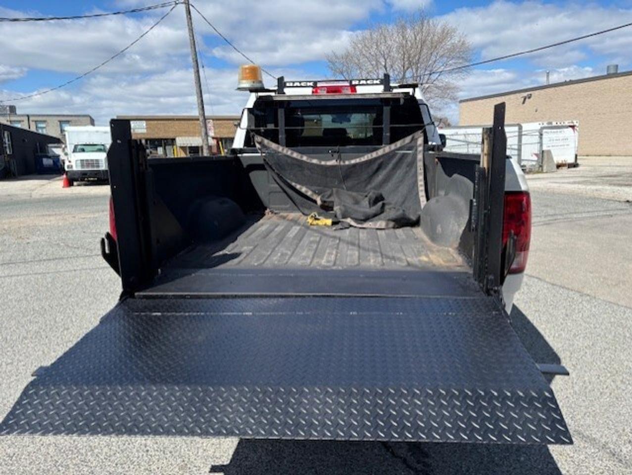 2014 RAM 1500 4WD V8 **ONLY 98KM-1 OWNER-NEW TIRES-P/LIFTGATE** Photo