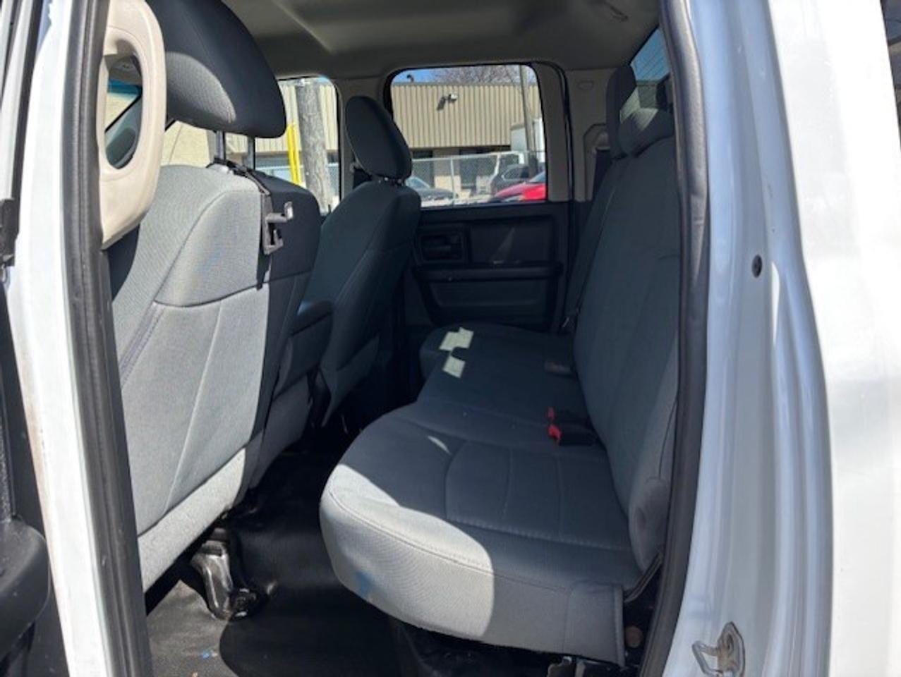 2014 RAM 1500 4WD V8 **ONLY 98KM-1 OWNER-NEW TIRES-P/LIFTGATE** Photo