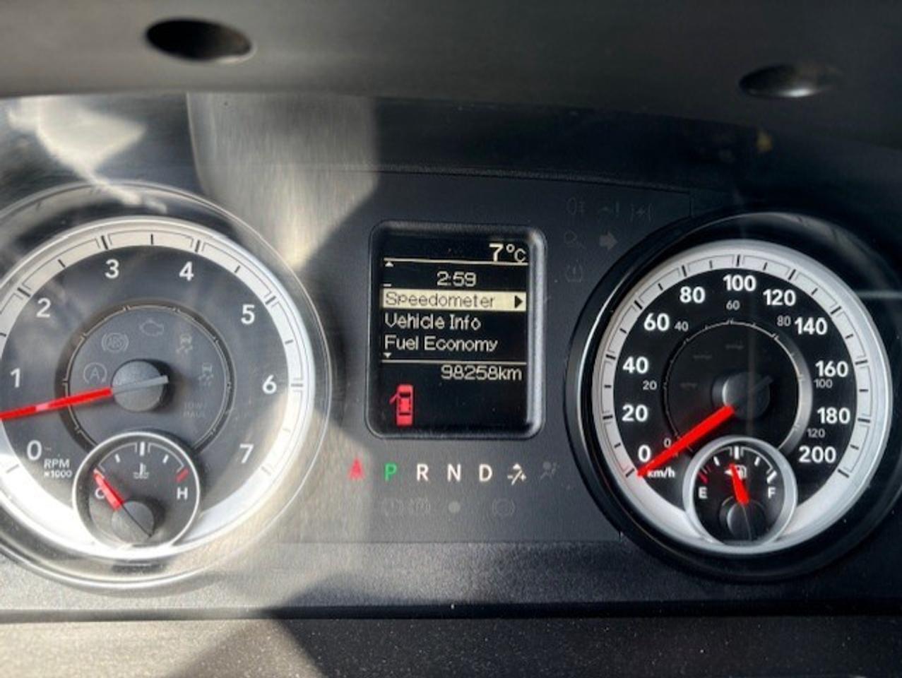 2014 RAM 1500 4WD V8 **ONLY 98KM-1 OWNER-NEW TIRES-P/LIFTGATE** Photo
