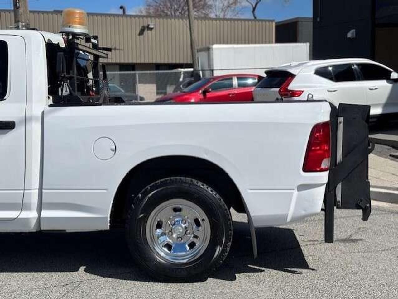 2014 RAM 1500 4WD V8 **ONLY 98KM-1 OWNER-NEW TIRES-P/LIFTGATE** Photo