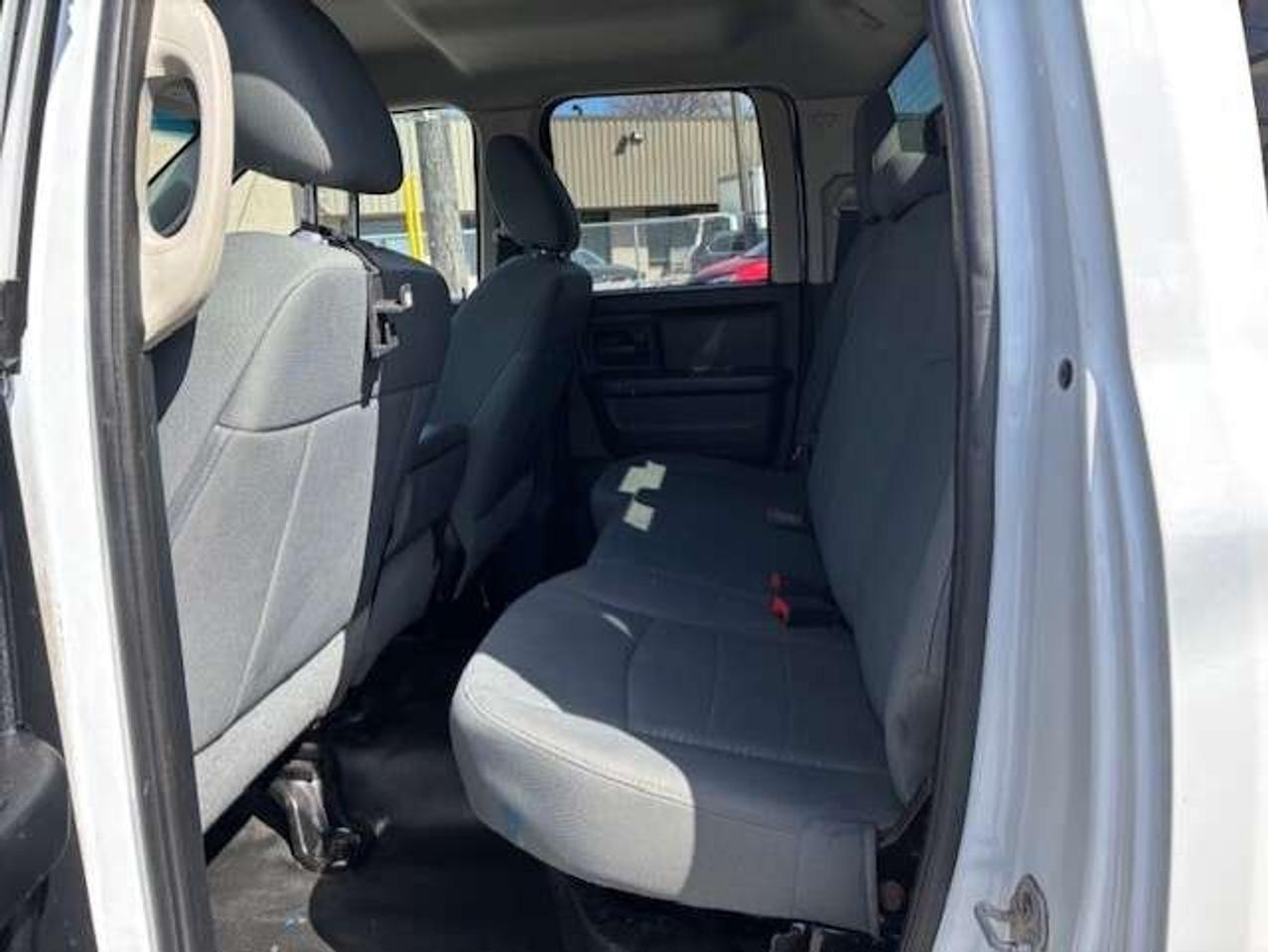 2014 RAM 1500 4WD V8 **ONLY 98KM-1 OWNER-NEW TIRES-P/LIFTGATE** Photo