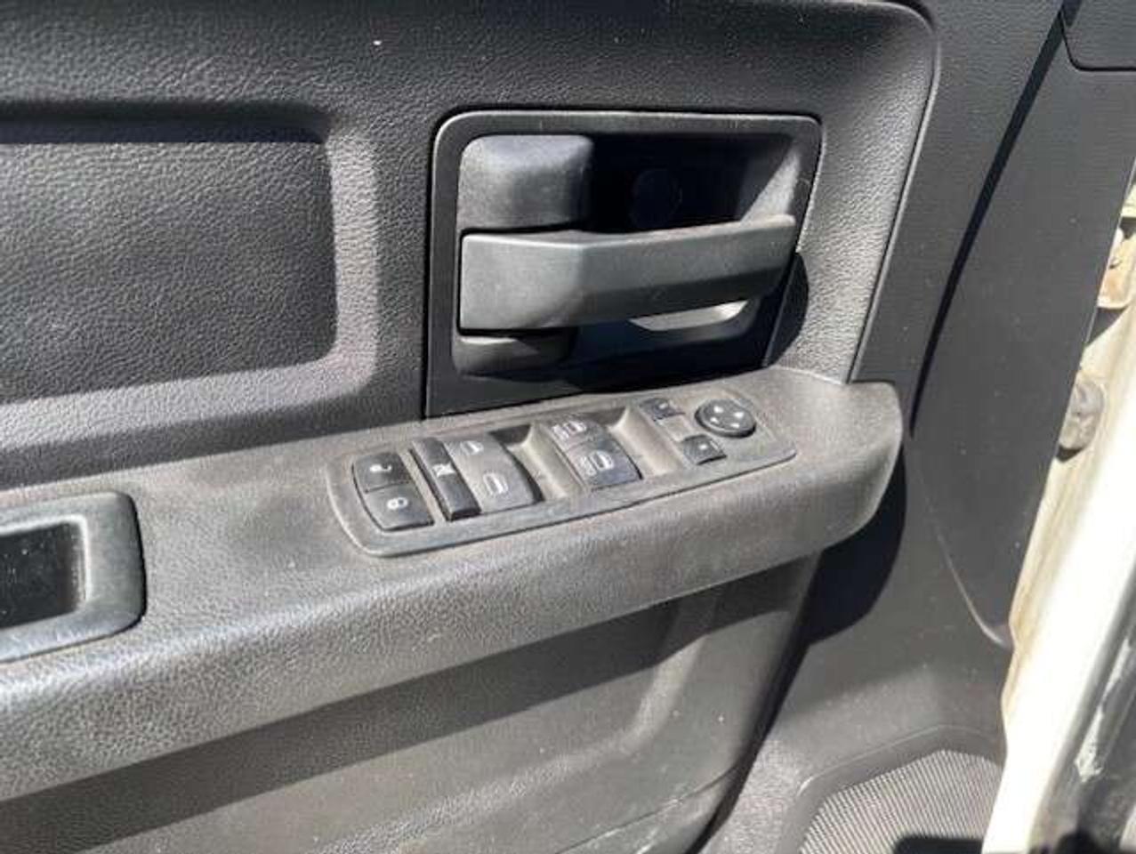 2014 RAM 1500 4WD V8 **ONLY 98KM-1 OWNER-NEW TIRES-P/LIFTGATE** Photo