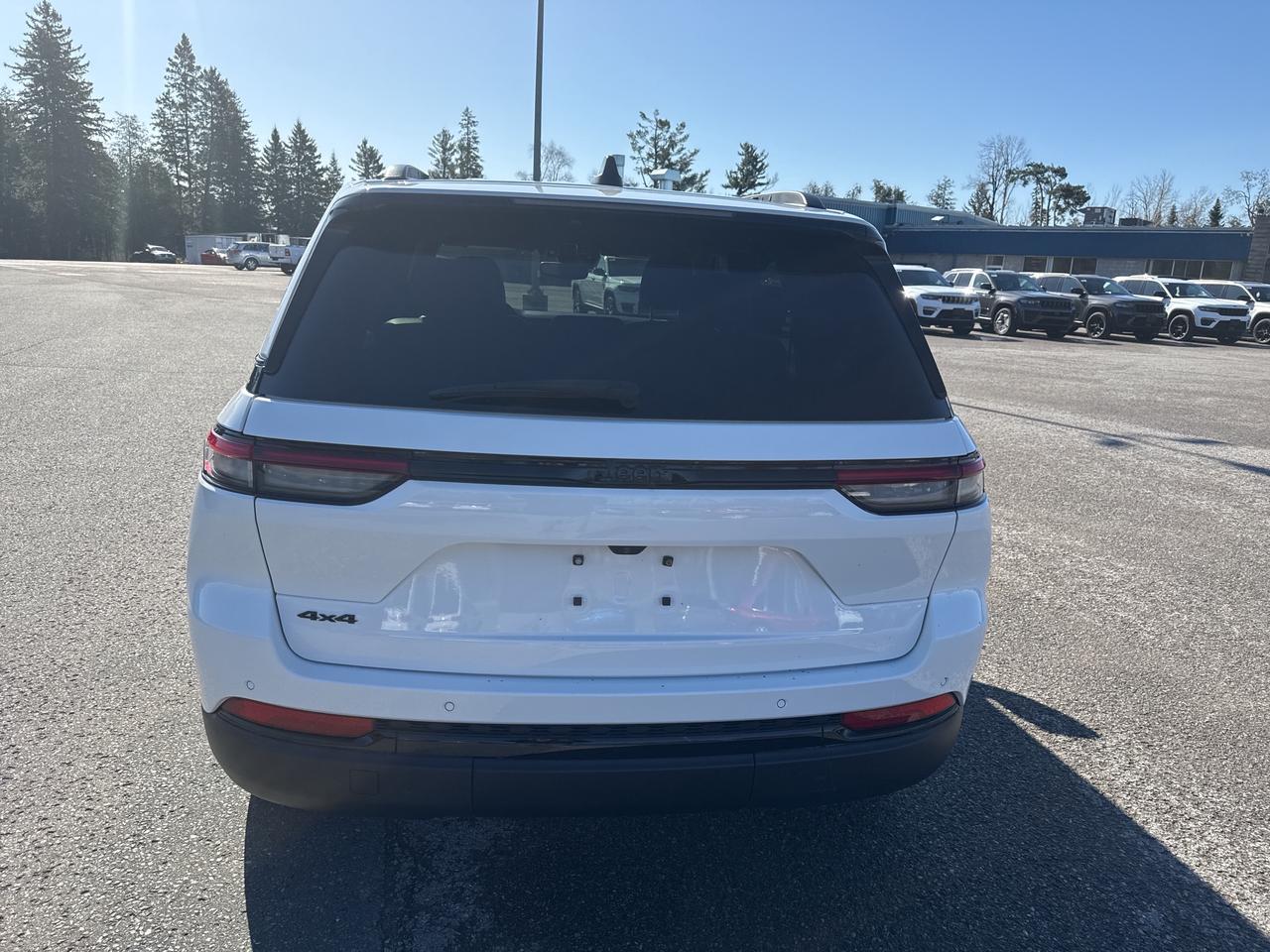 2024 Jeep Grand Cherokee Altitude Photo