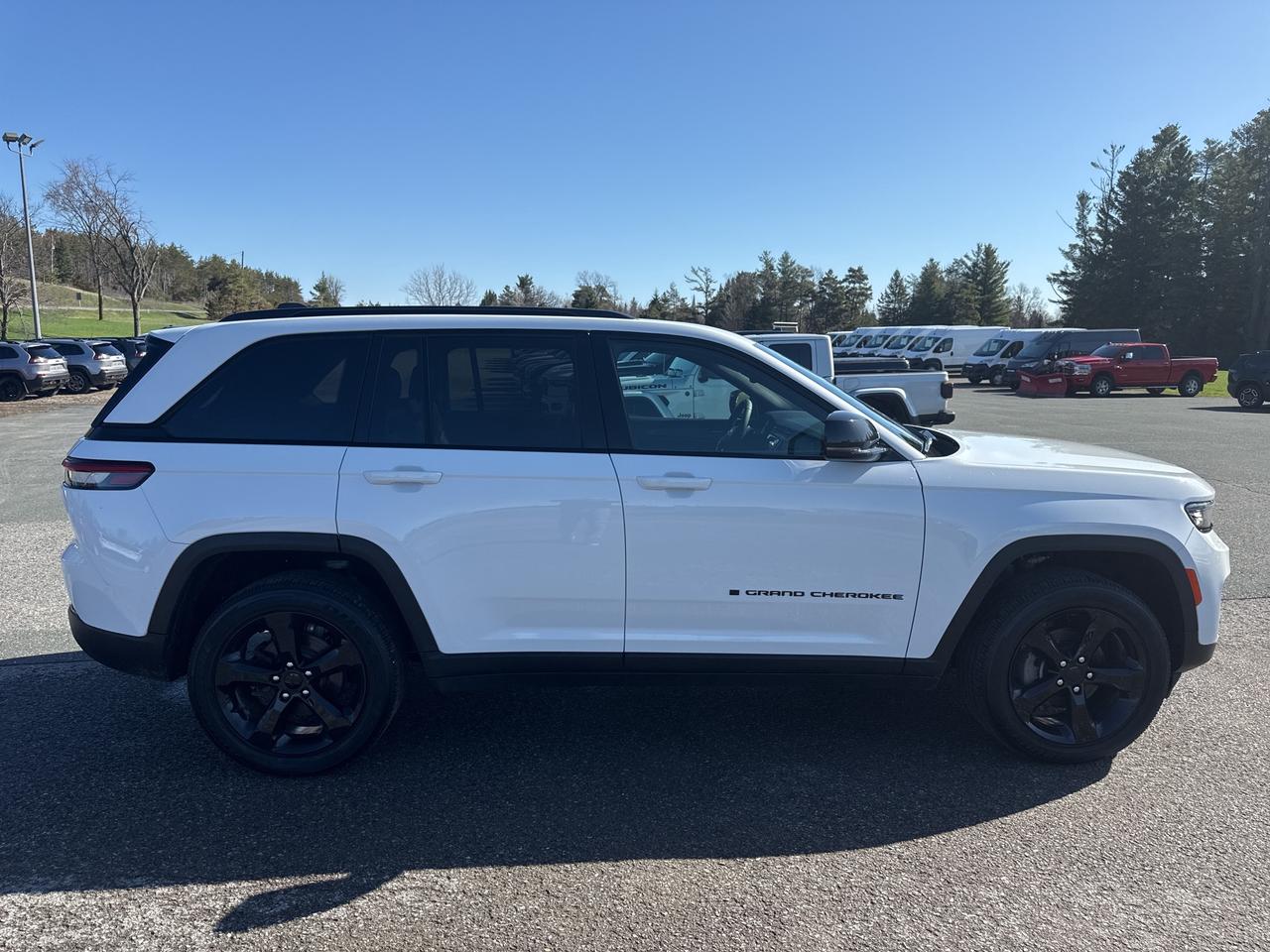 2024 Jeep Grand Cherokee Altitude Photo