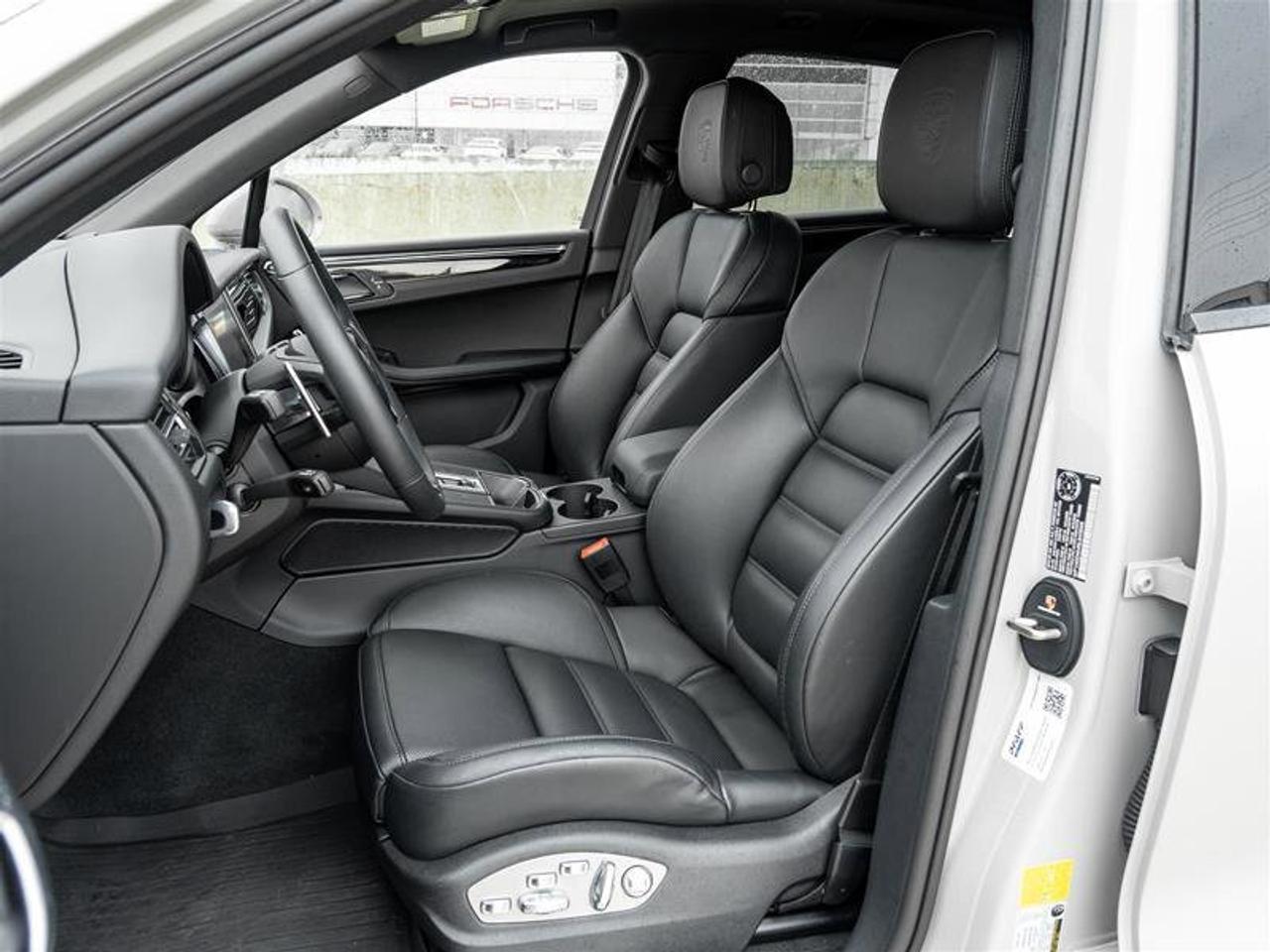 2025 Porsche Macan S AWD Premium Pkg Plus Sport Chrono Pkg Surround V Photo