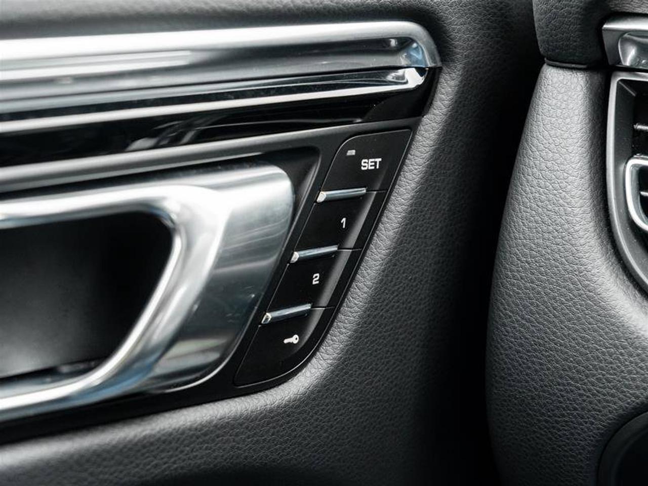 2025 Porsche Macan S AWD Premium Pkg Plus Sport Chrono Pkg Surround V Photo