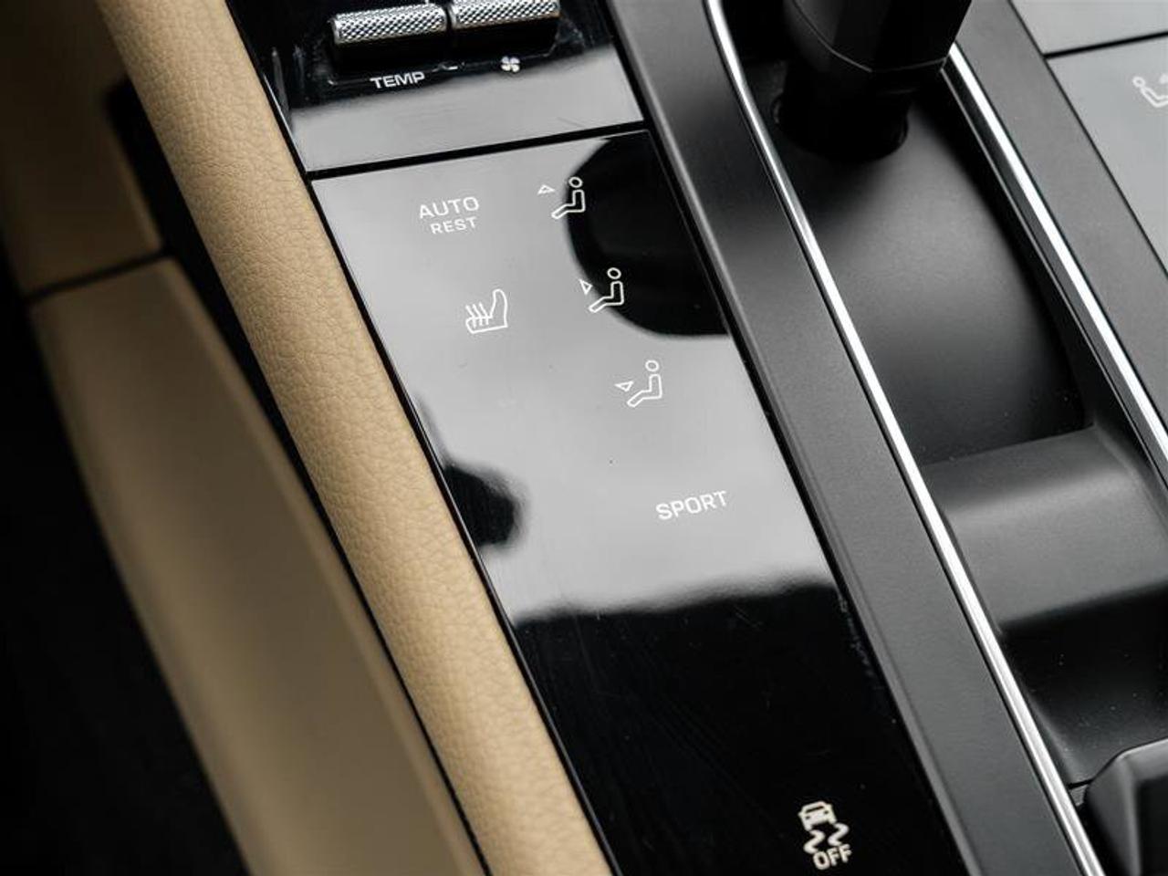 2023 Porsche Macan AWD Adaptive Cruise Control Panoramic Roof System Photo