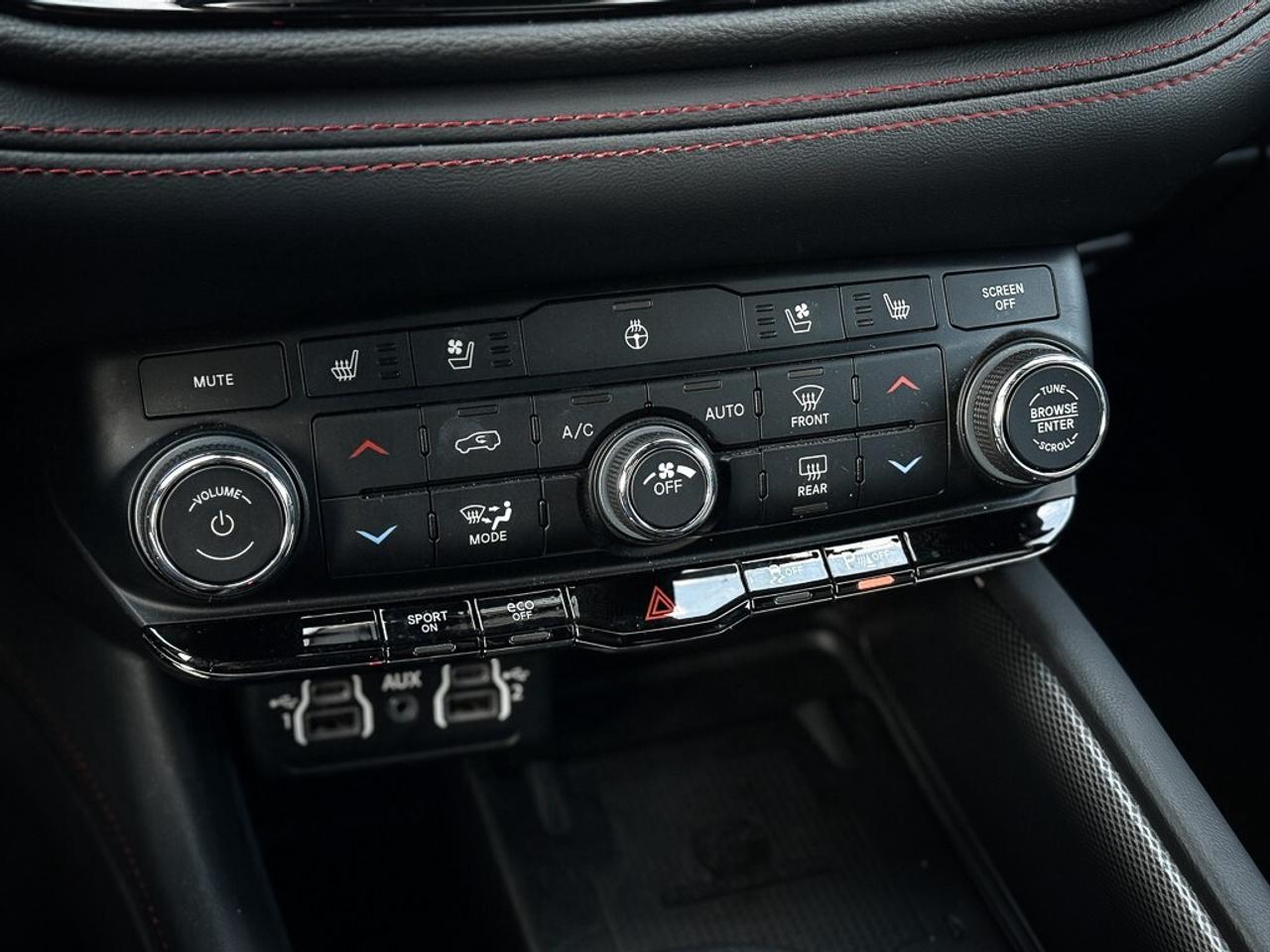 2024 Dodge Durango R/T   BLACKTOP PKG   HEATED/VENTED LEATHER   SUNRO Photo