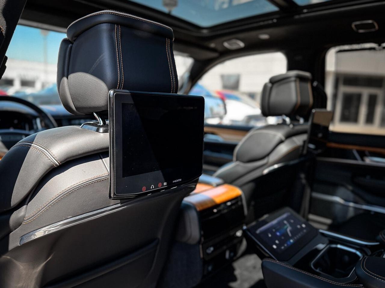 2022 Jeep Grand Wagoneer Series III   SERIES 3   PANO ROOF   PASS DISPLAY Photo