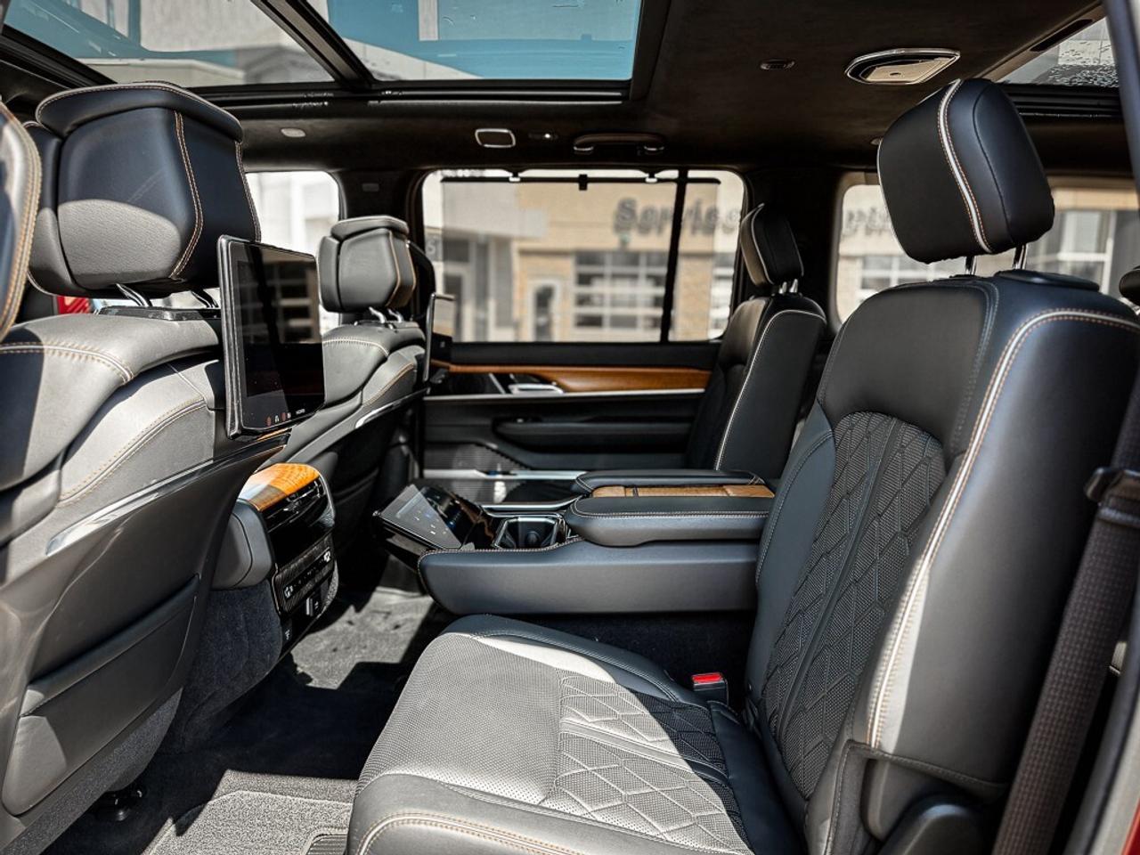 2022 Jeep Grand Wagoneer Series III   SERIES 3   PANO ROOF   PASS DISPLAY Photo