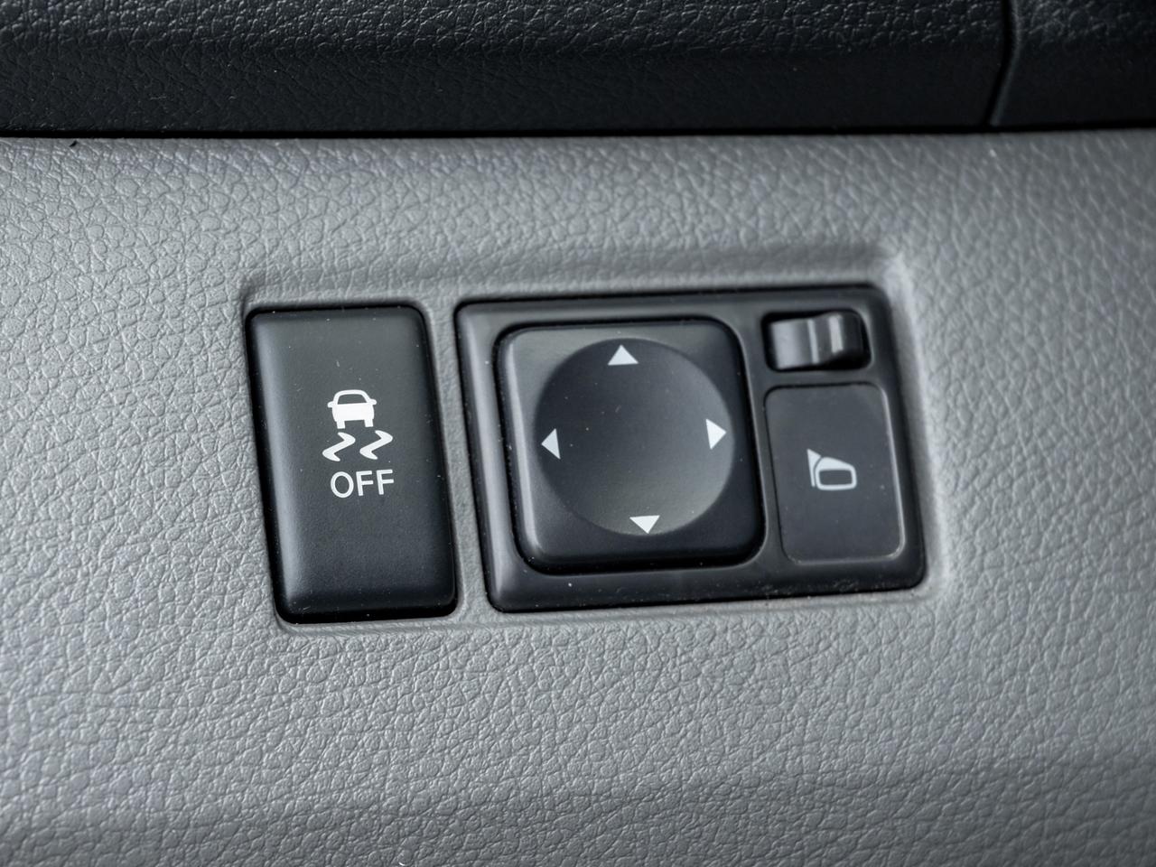 2017 Nissan NV200 I4 SV, Nav, Camera Photo