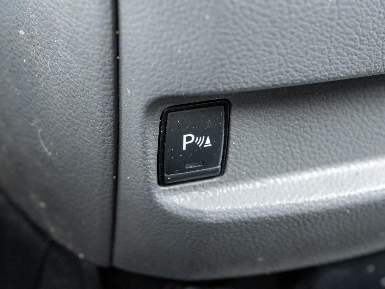 2017 Nissan NV200 I4 SV, Nav, Camera Photo