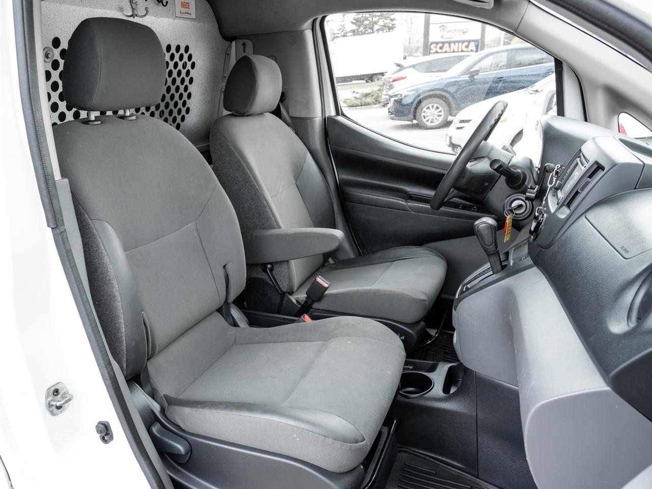 2017 Nissan NV200 I4 SV, Nav, Camera Photo