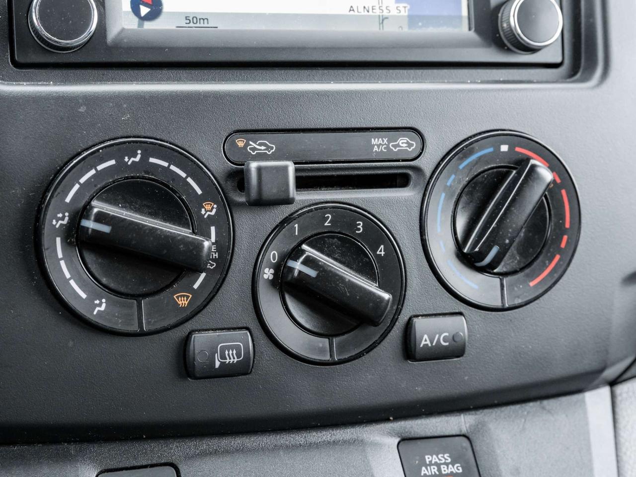 2017 Nissan NV200 I4 SV, Nav, Camera Photo