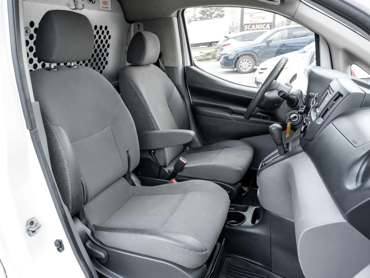 2017 Nissan NV200 I4 SV, Nav, Camera Photo