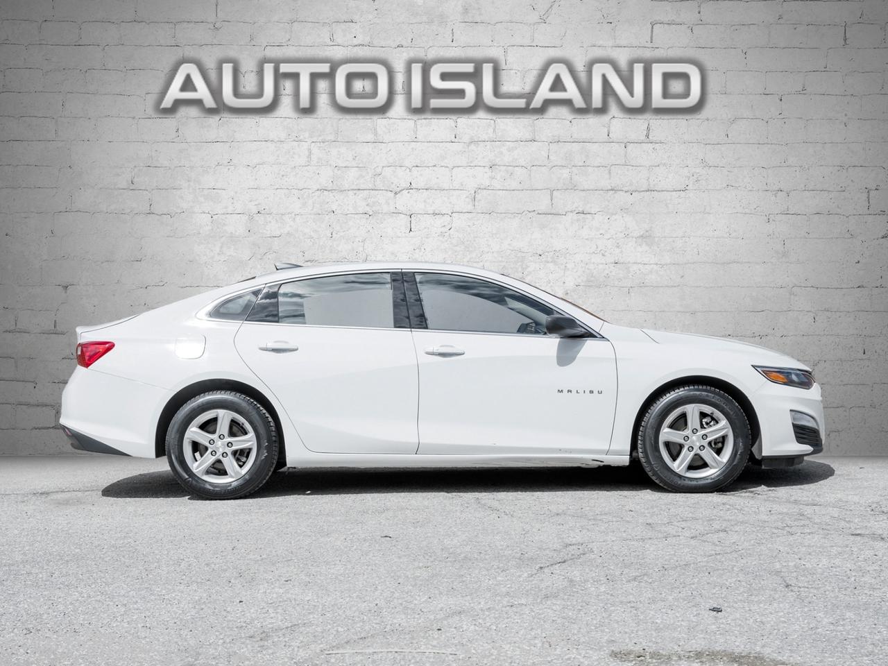 2021 Chevrolet Malibu LS w/1FL Photo2