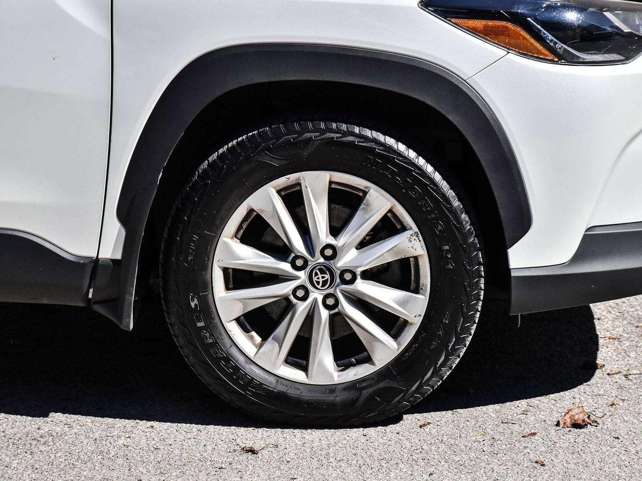 2024 Toyota Corolla Cross LE 4dr All-Wheel Drive Photo