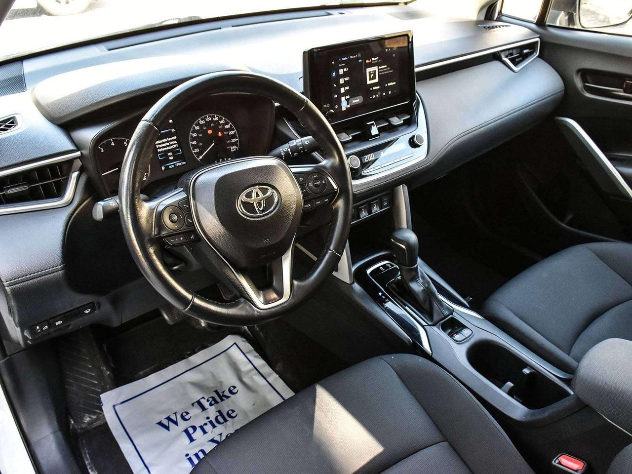 2024 Toyota Corolla Cross LE 4dr All-Wheel Drive Photo