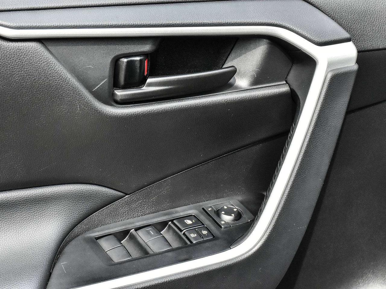 2025 Toyota RAV4 Hybrid LE 4dr All-Wheel Drive Photo