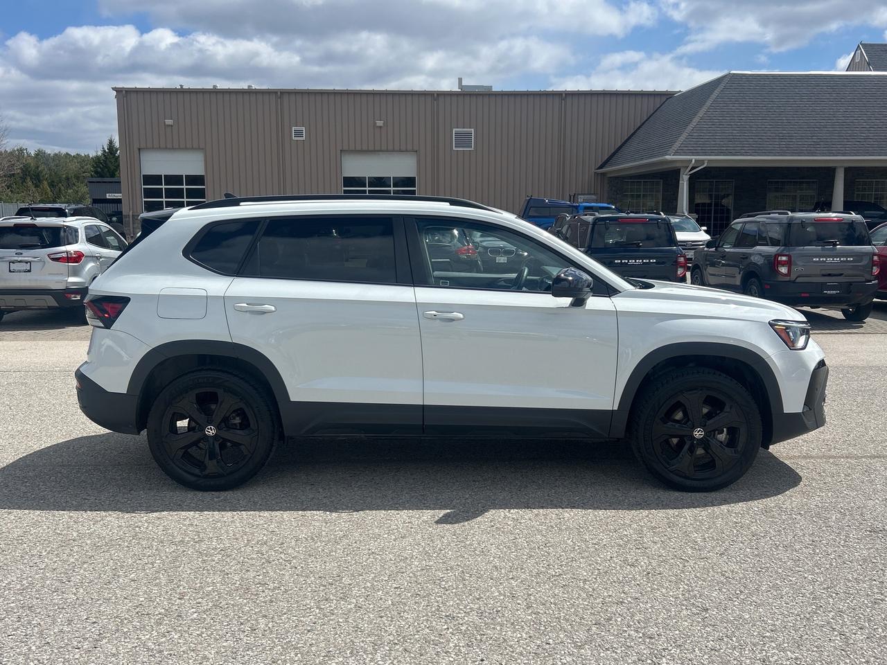 2025 Volkswagen Taos Comfortline Black Edition 4MOTION   Pano Roof Photo2