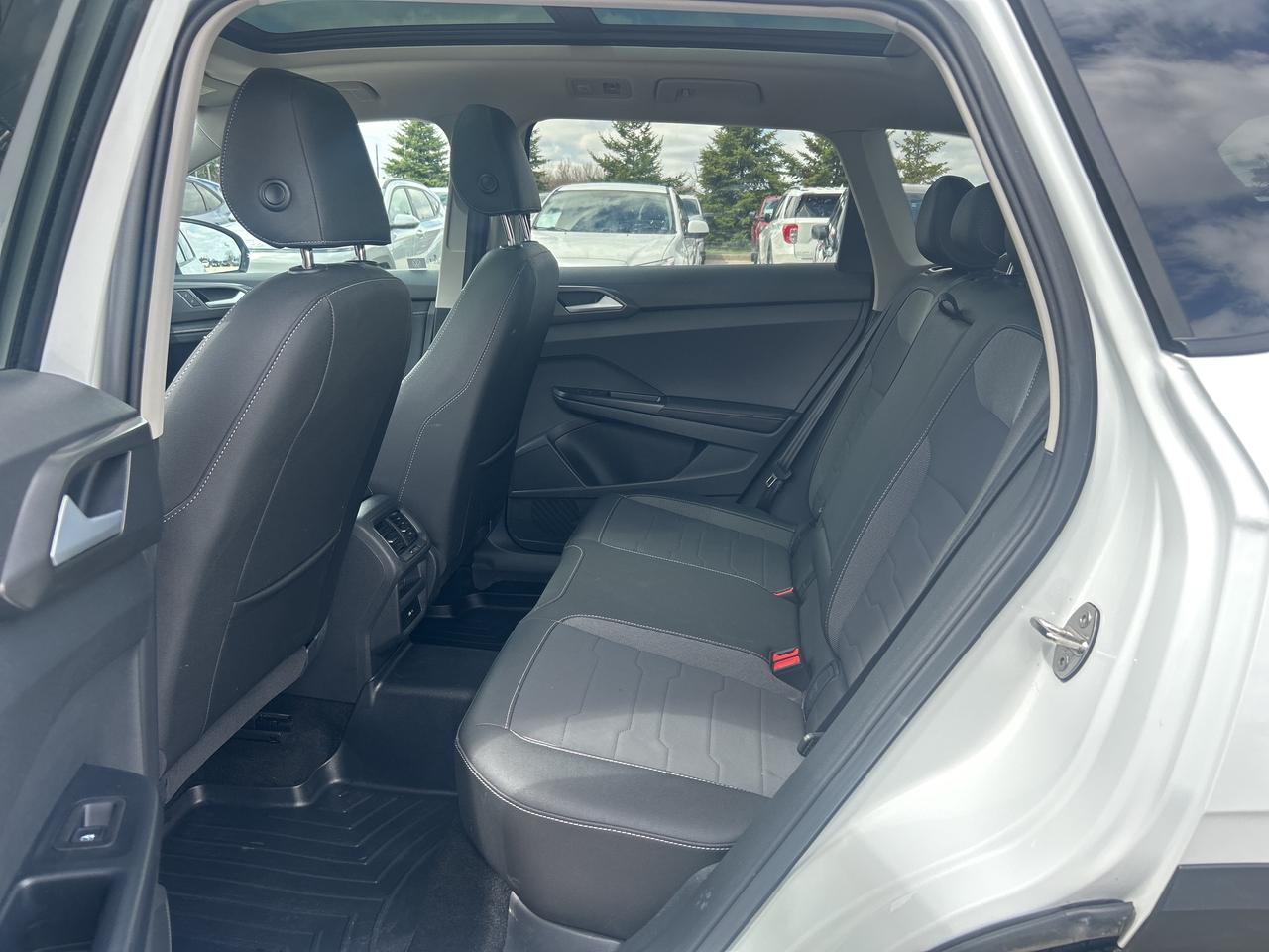 2025 Volkswagen Taos Comfortline Black Edition 4MOTION   Pano Roof Photo
