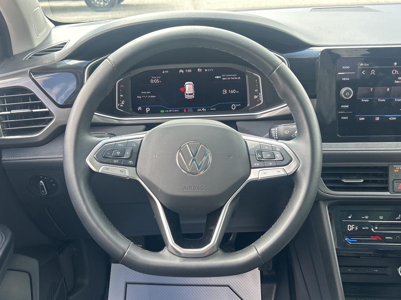 2025 Volkswagen Taos Comfortline Black Edition 4MOTION   Pano Roof Photo