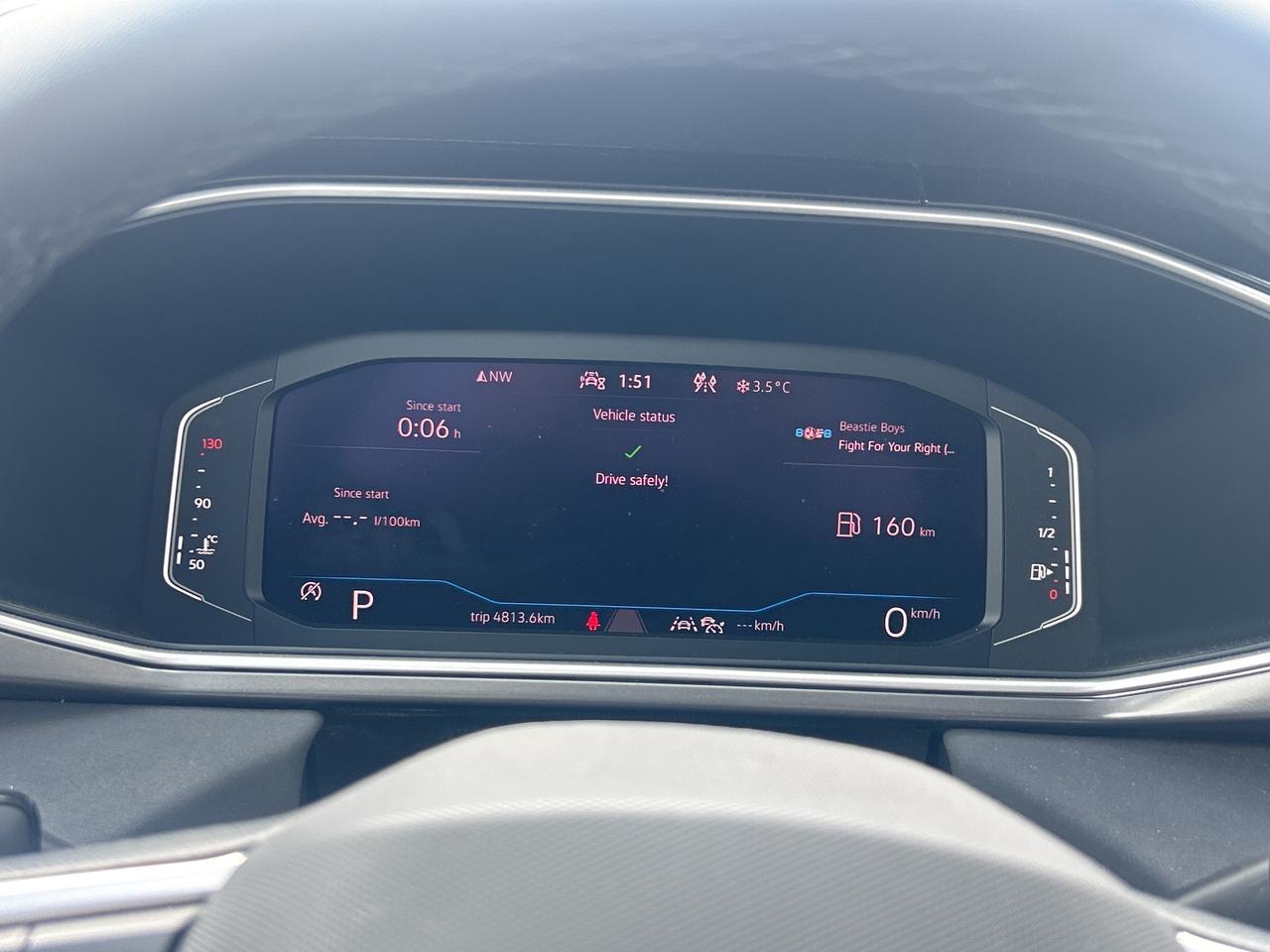 2025 Volkswagen Taos Comfortline Black Edition 4MOTION   Pano Roof Photo