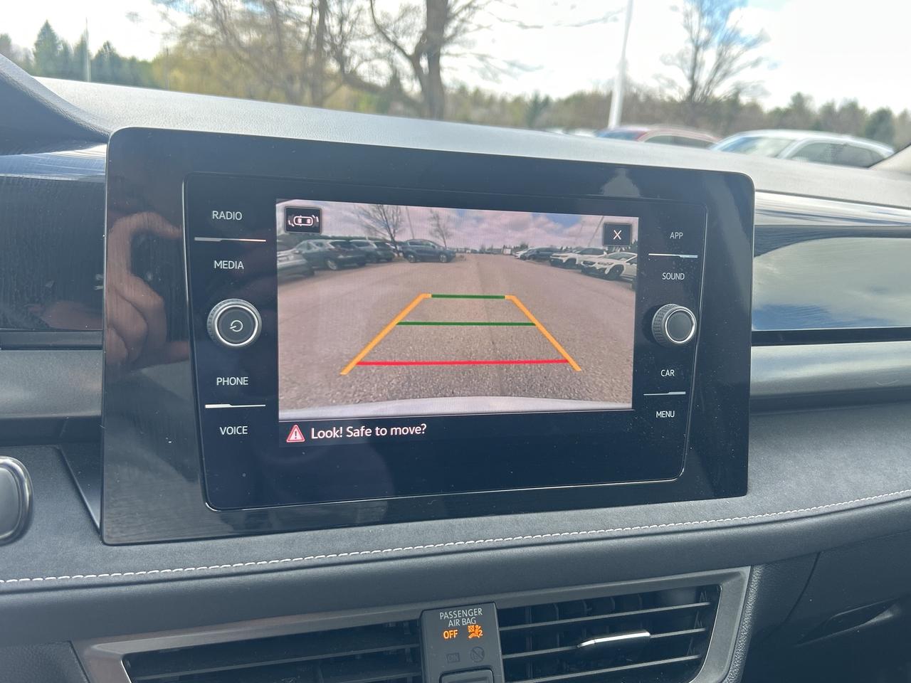 2025 Volkswagen Taos Comfortline Black Edition 4MOTION   Pano Roof Photo