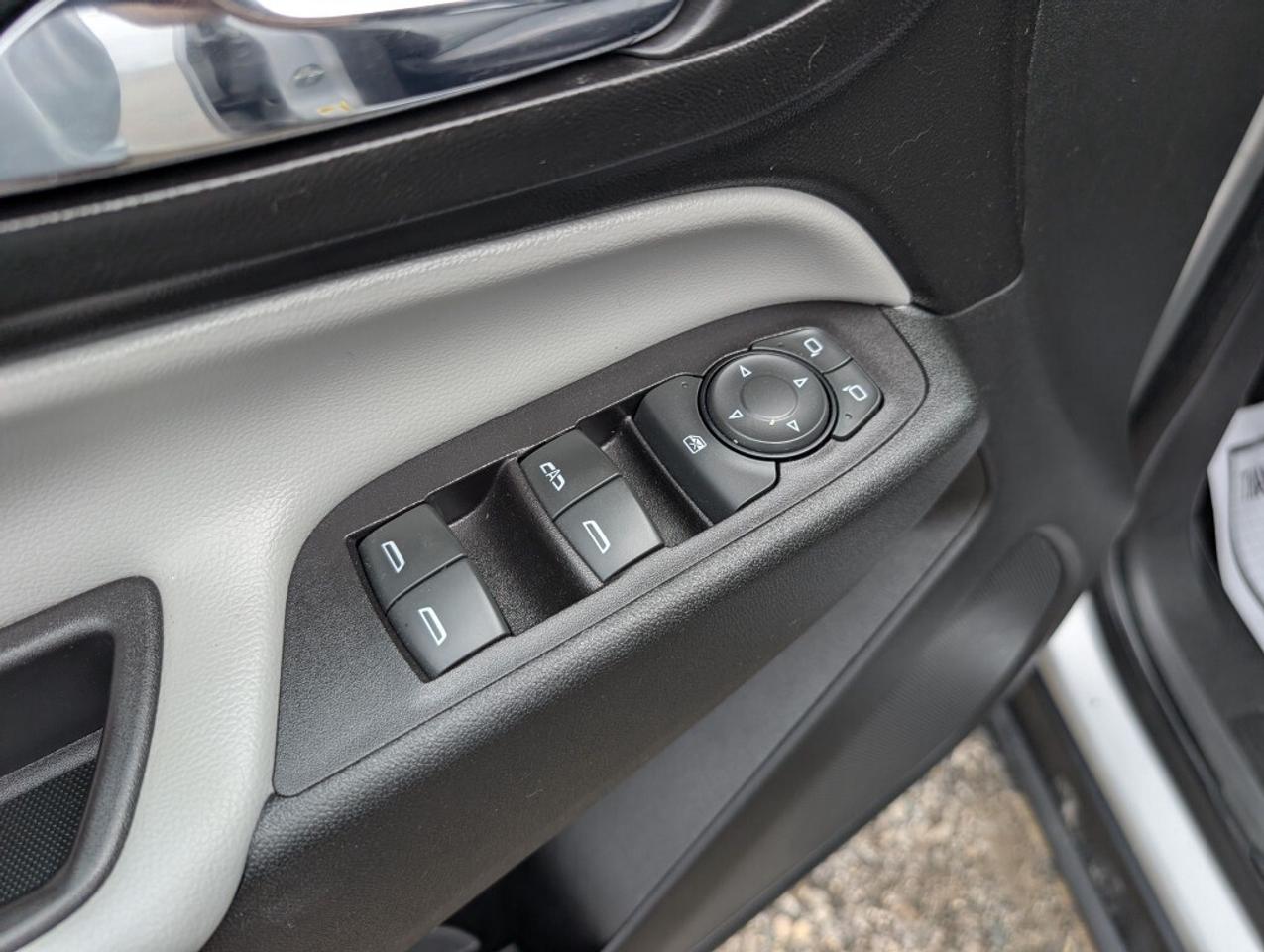 2018 Chevrolet Equinox LT AWD   CAMERA   HTD SEATS Photo