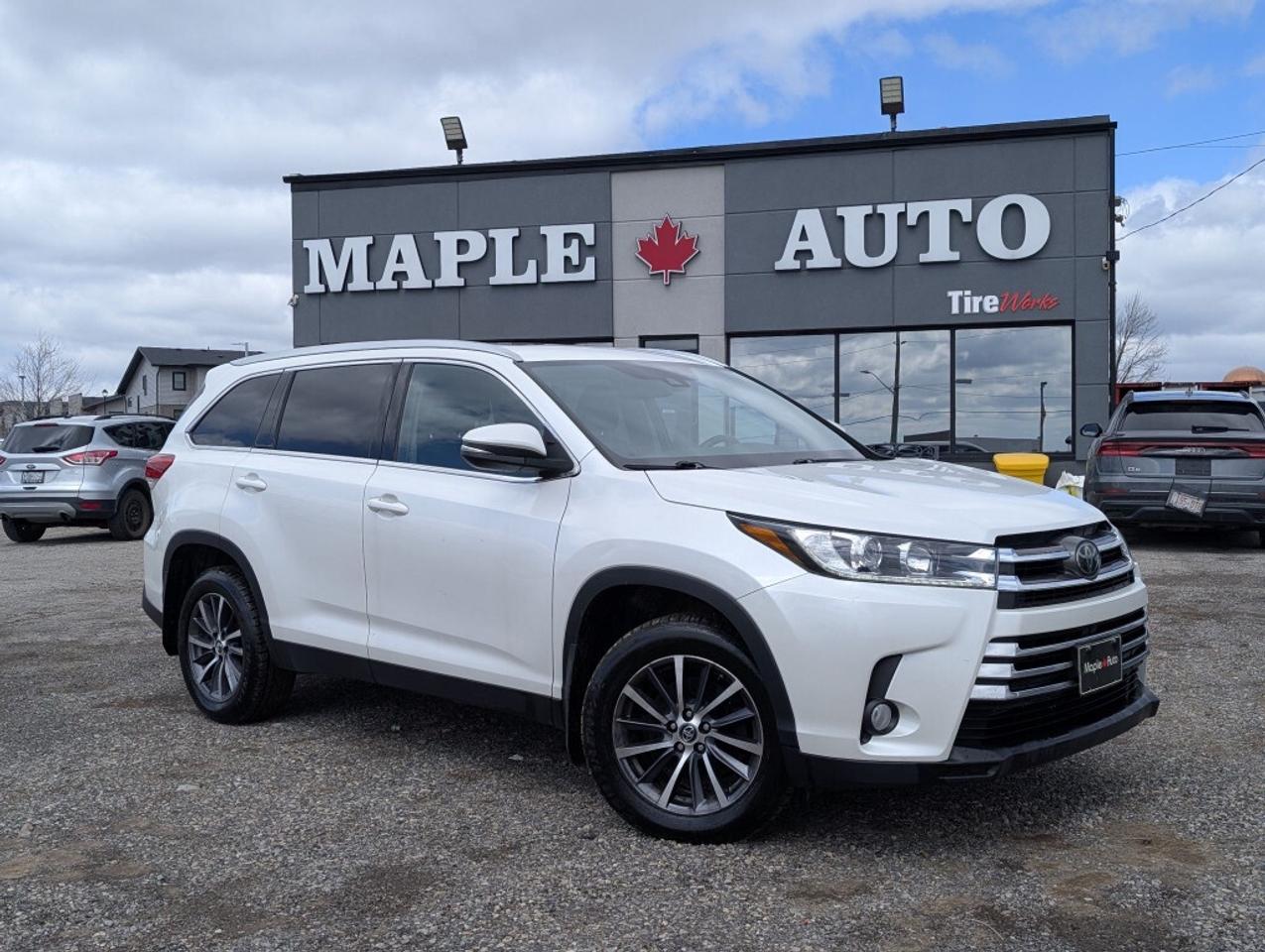 2019 Toyota Highlander XLE   NAV   LEATHER   SUNROOF   CAMERA Photo
