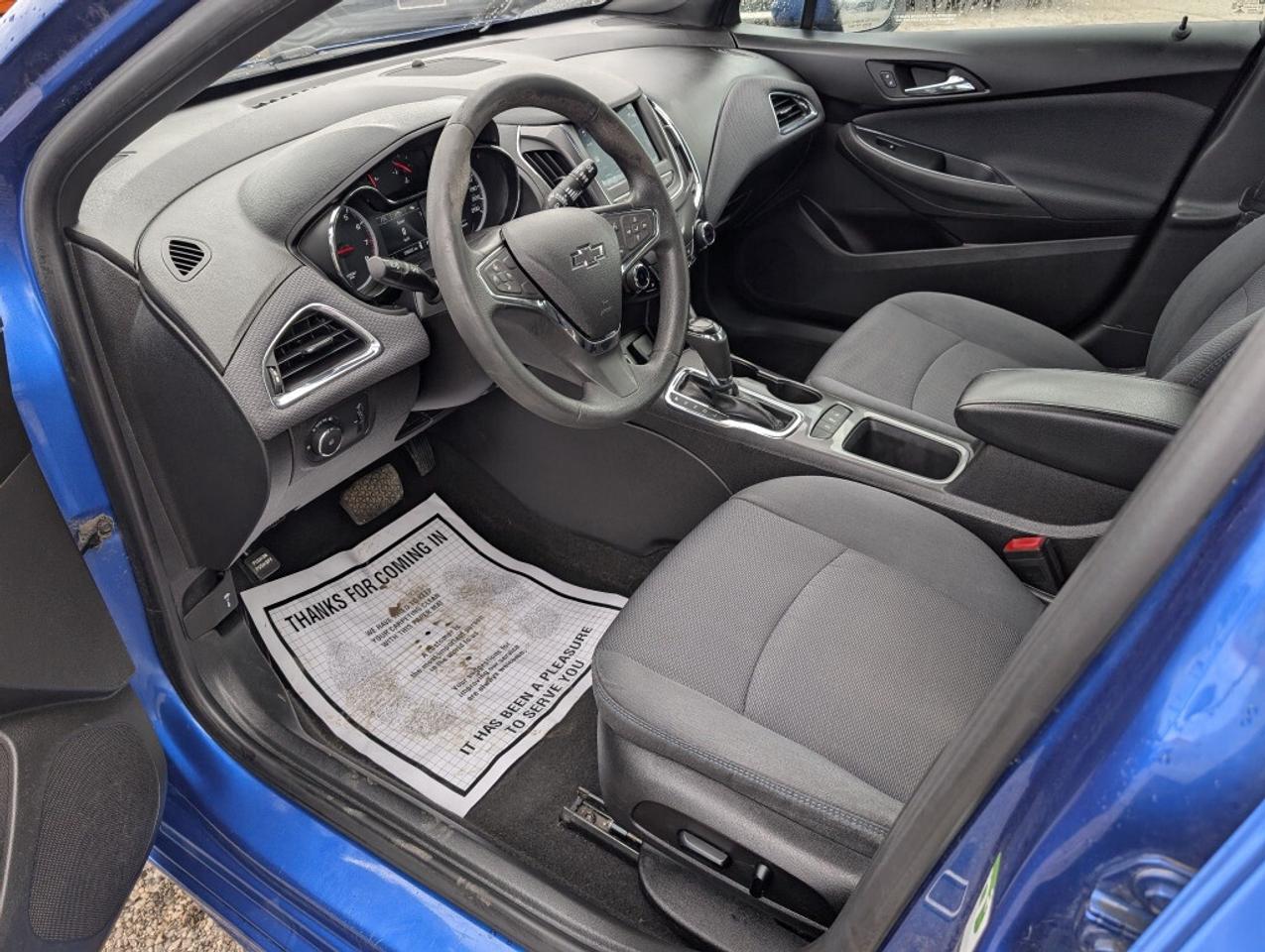 2019 Chevrolet Cruze LT HATCHBACK  CAMERA   HTD SEATS Photo