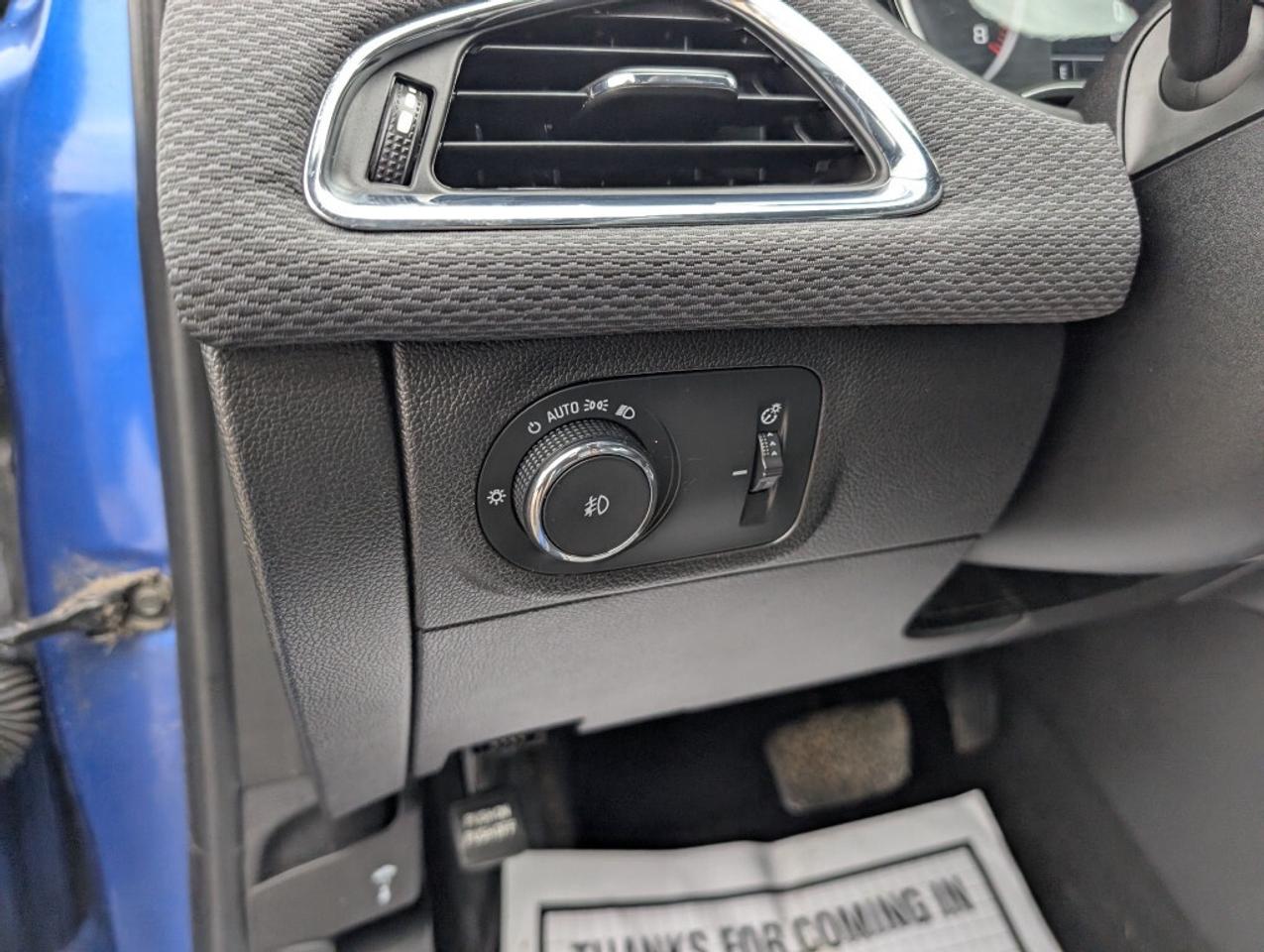 2019 Chevrolet Cruze LT HATCHBACK  CAMERA   HTD SEATS Photo