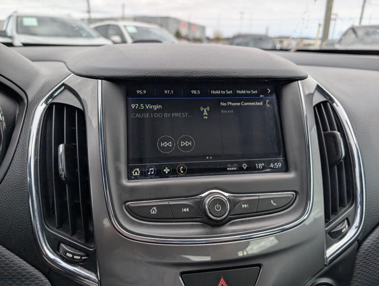 2019 Chevrolet Cruze LT HATCHBACK  CAMERA   HTD SEATS Photo