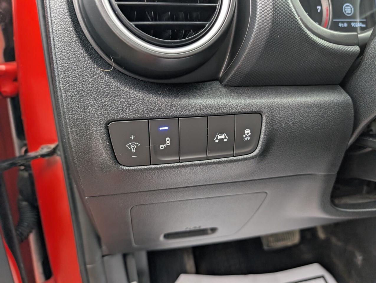 2019 Hyundai KONA Luxury AWD   LEATHER   SUNROOF   CAMERA Photo