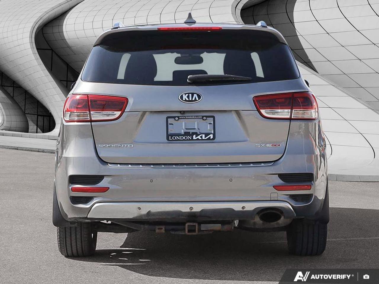 2016 Kia Sorento 2.0L Turbo SX Photo