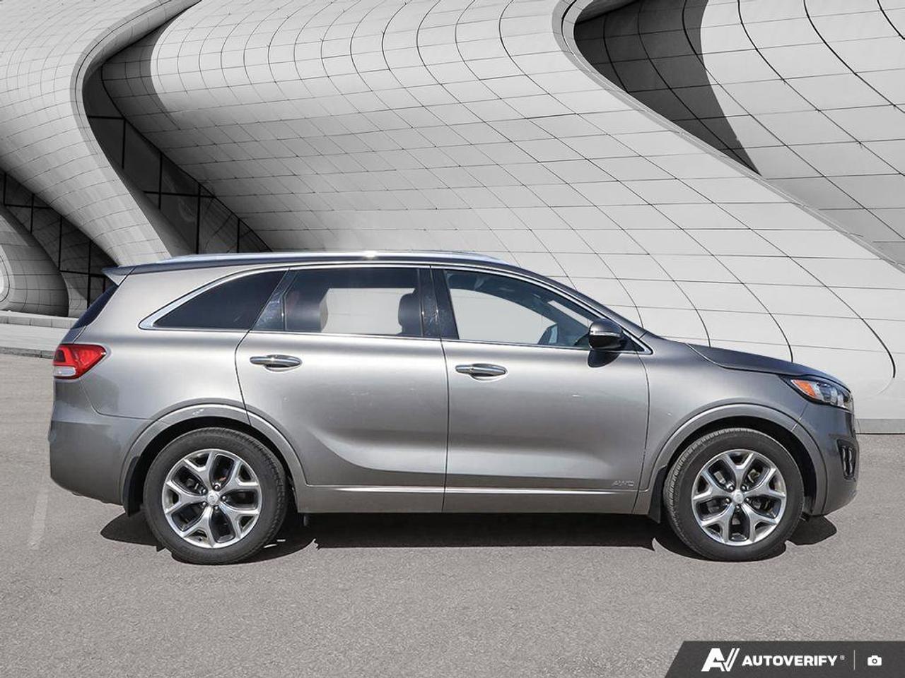 2016 Kia Sorento 2.0L Turbo SX Photo