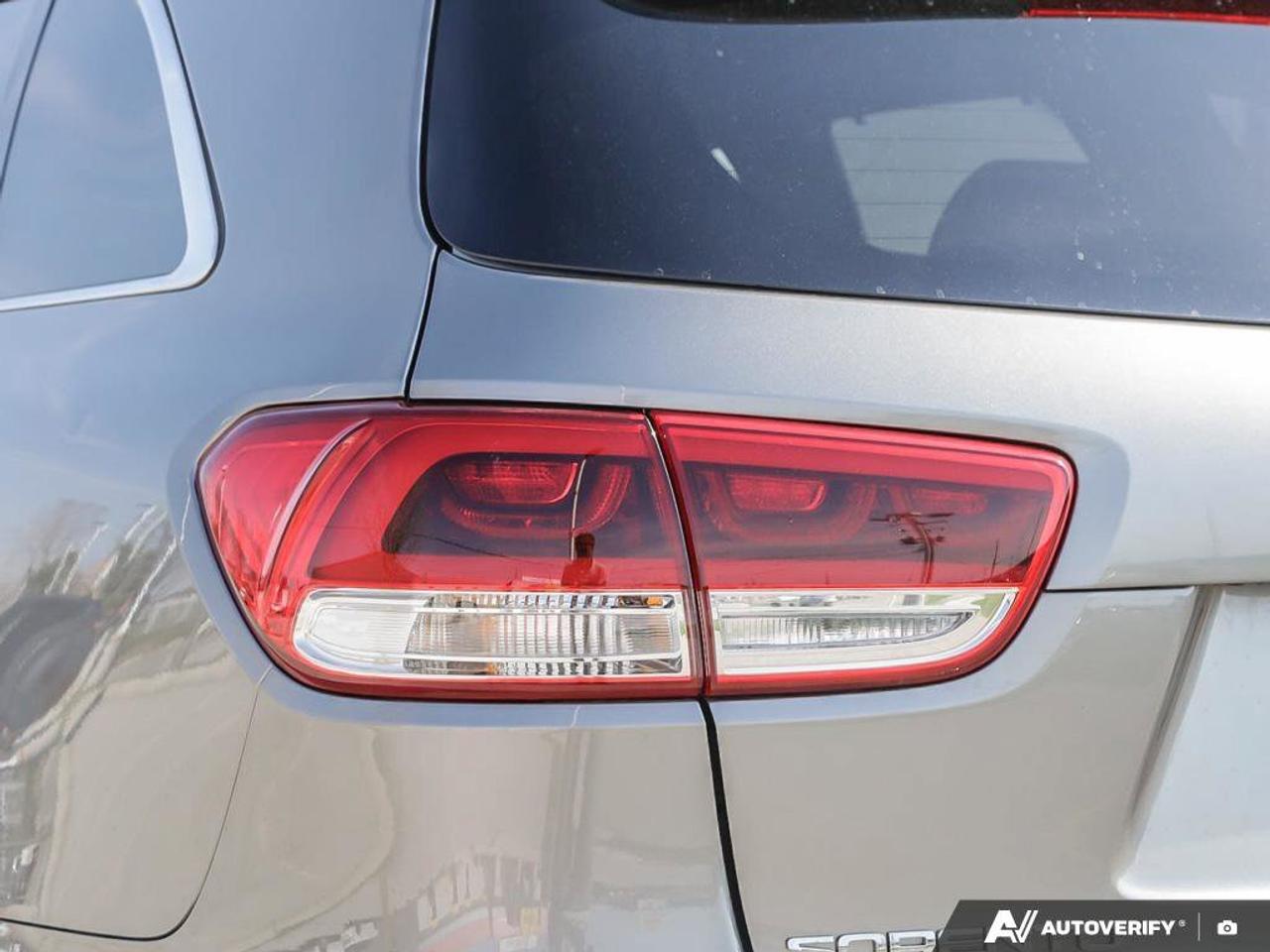 2016 Kia Sorento 2.0L Turbo SX Photo
