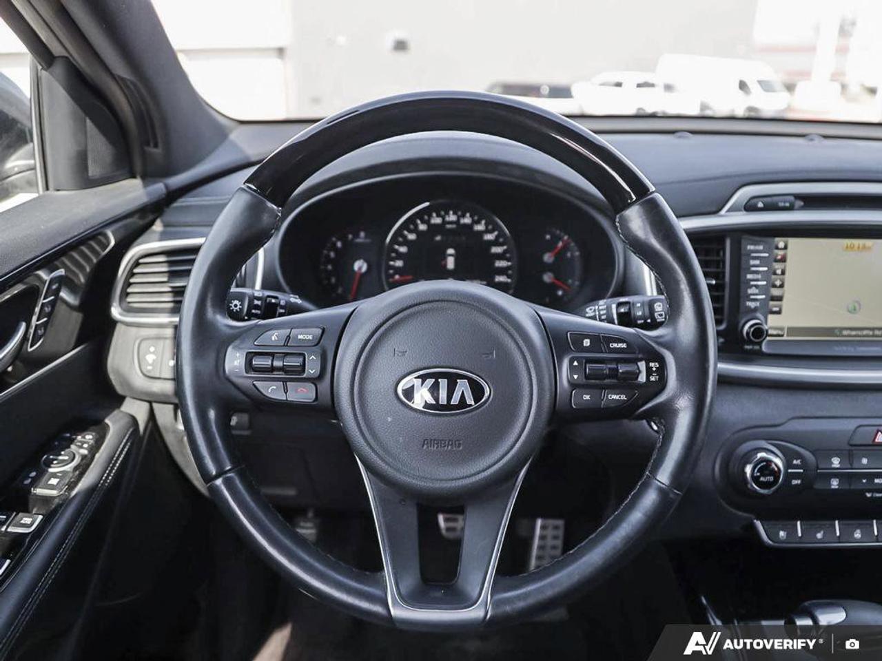 2016 Kia Sorento 2.0L Turbo SX Photo