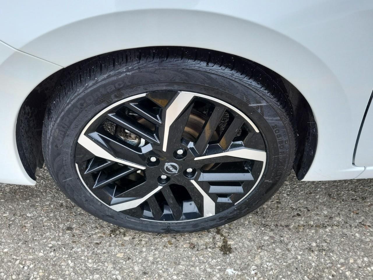 2023 Nissan Versa SR 4DR SEDAN Photo