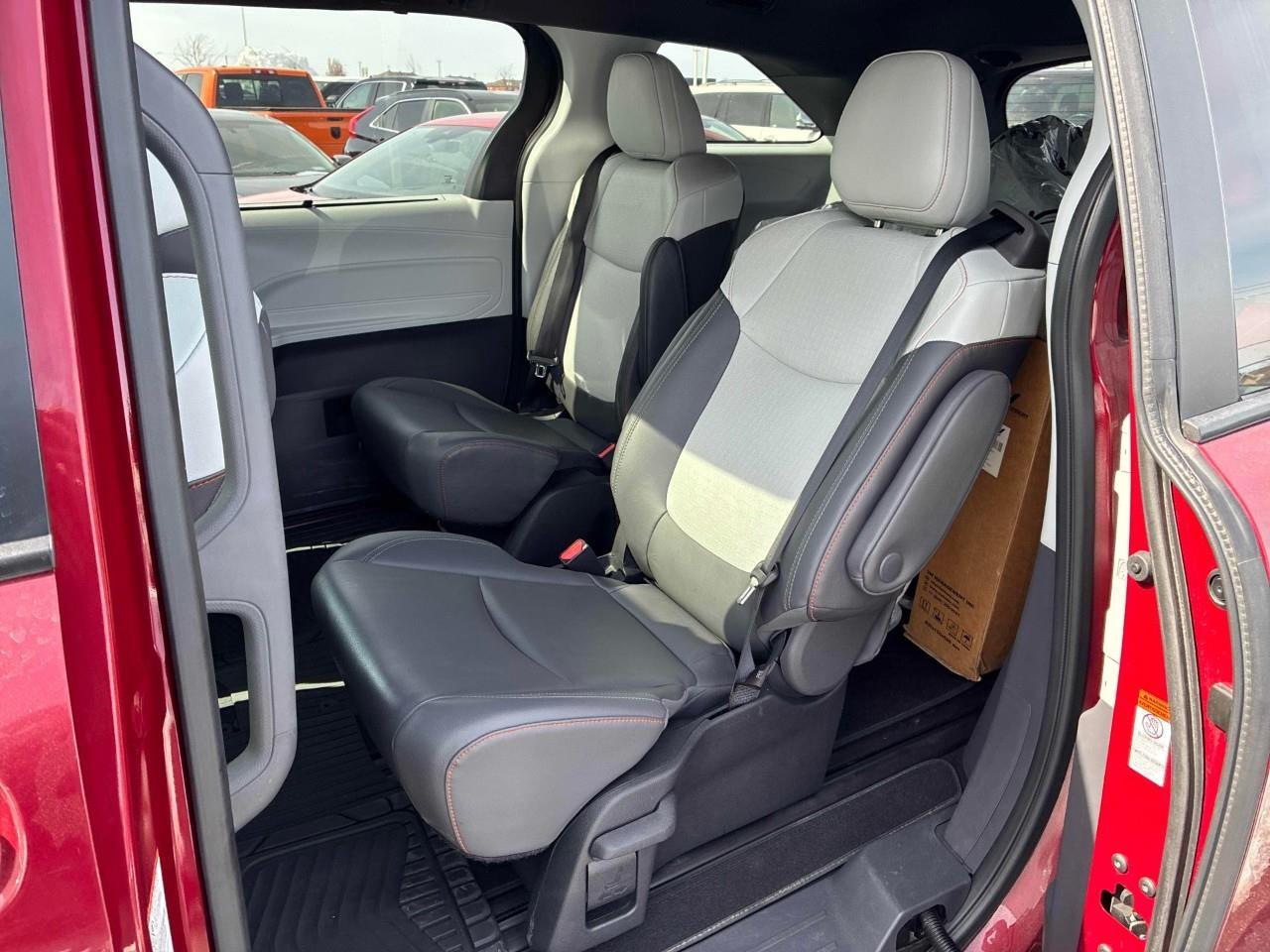 2022 Toyota Sienna  Photo