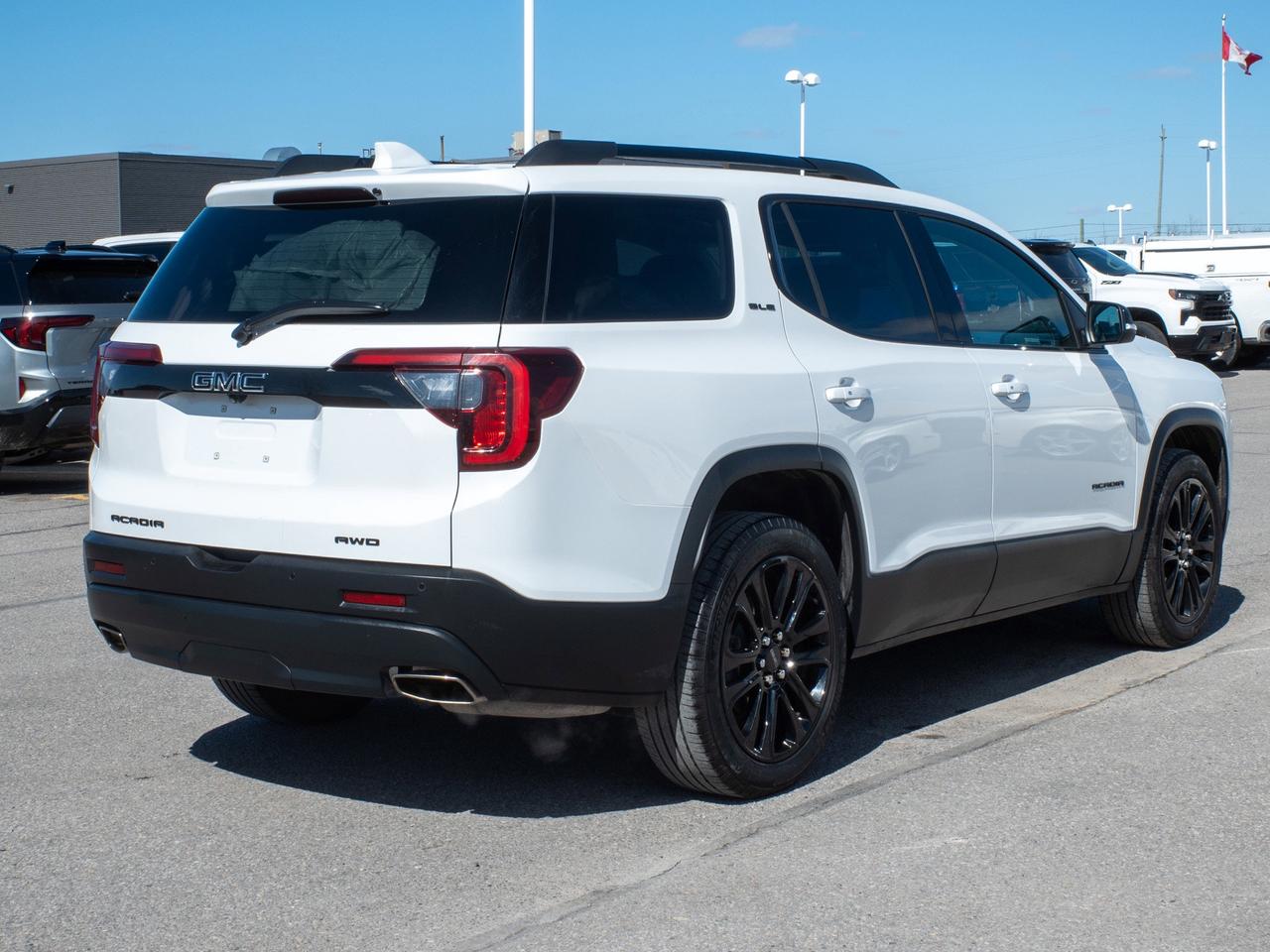 2023 GMC Acadia SLE - Blind Zone Assist   Hands-Free Liftgate Photo