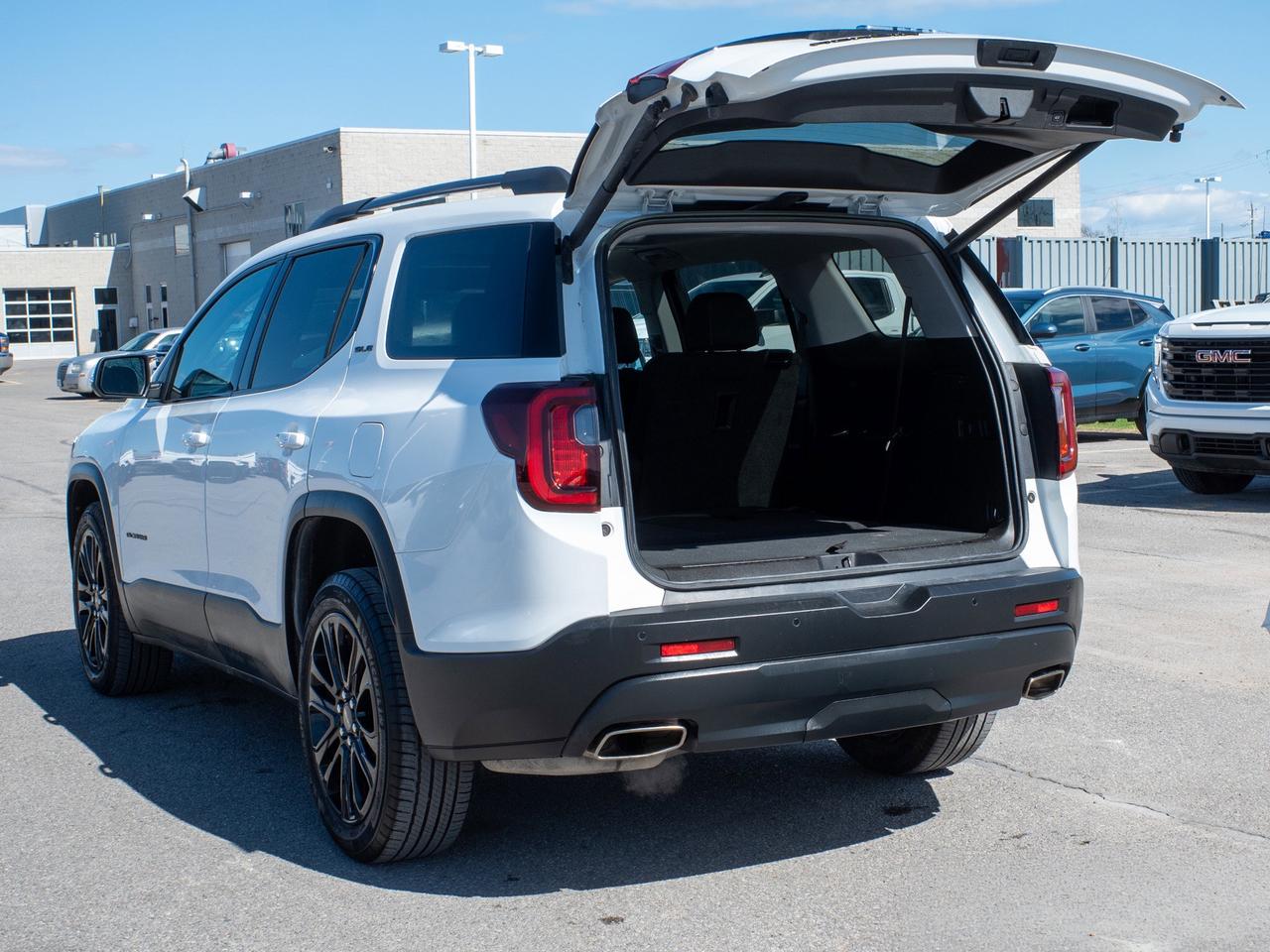 2023 GMC Acadia SLE - Blind Zone Assist   Hands-Free Liftgate Photo