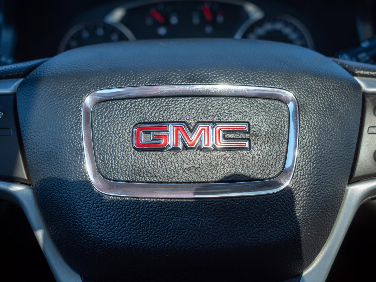 2023 GMC Acadia SLE - Blind Zone Assist   Hands-Free Liftgate Photo